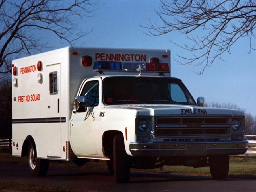  GMC C3500 Ambulance 1973 года  (фото 1 из 1)